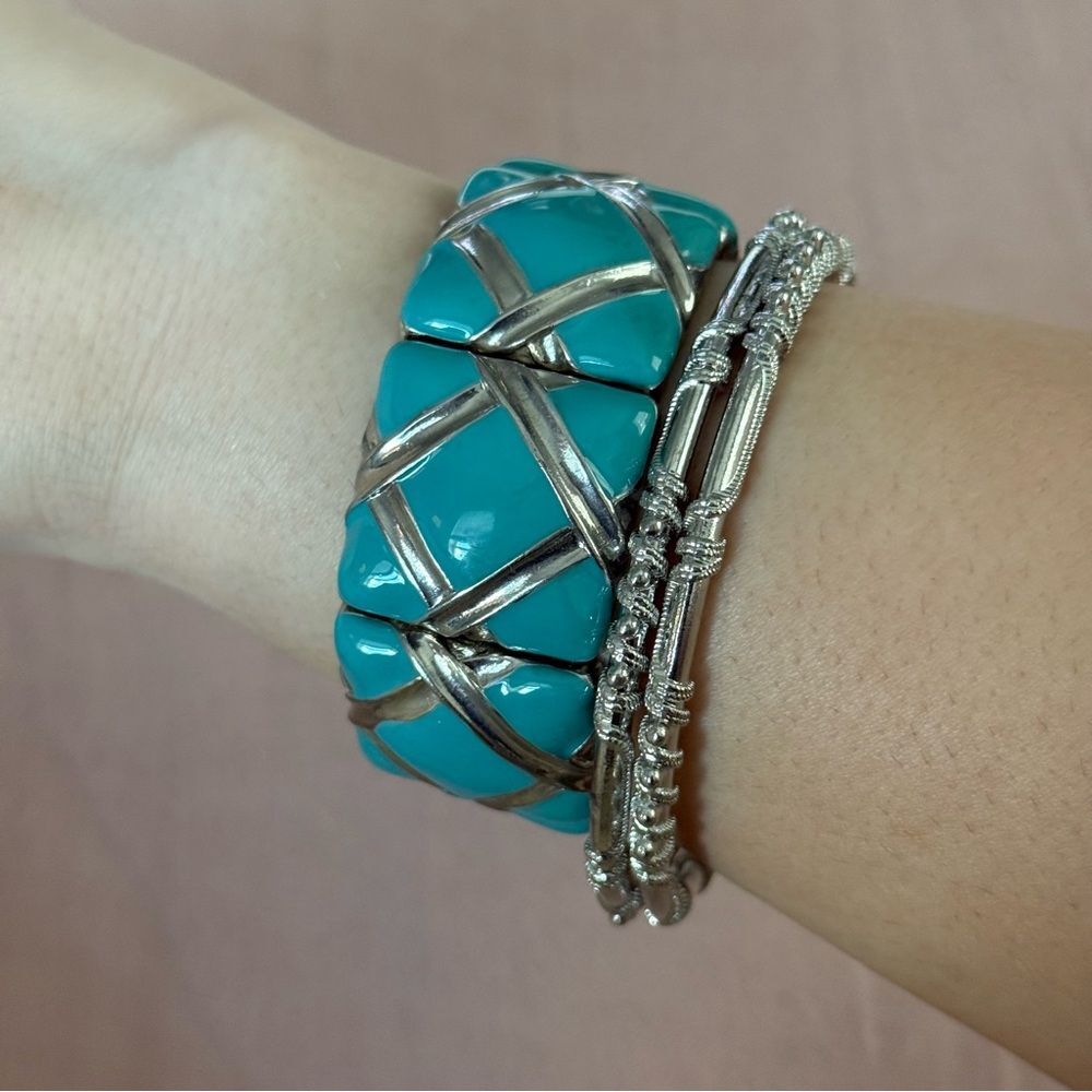 Vintage-Style Turquoise Stretch Bracelet + Silver Bangles Stack